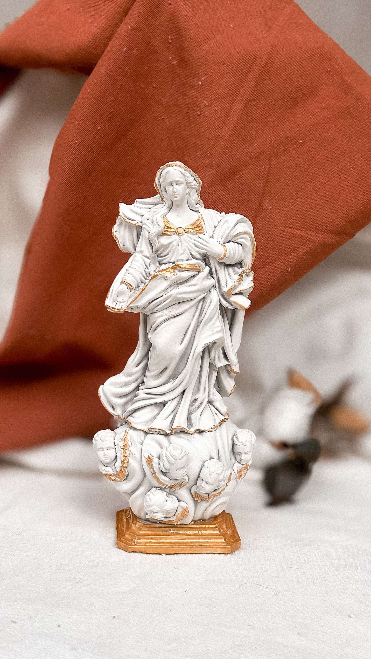 Nossa Senhora dos Anjos Policromia Branca com Dourado